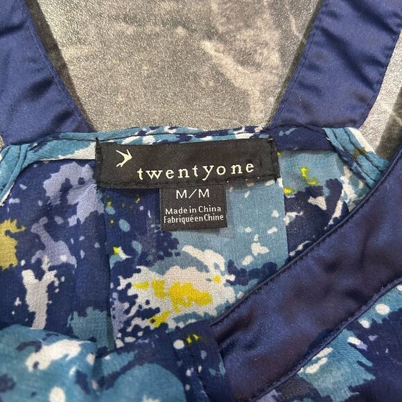 Twenty One Women’s Medium Blue Sheer Tank Top - Picture 3 of 8